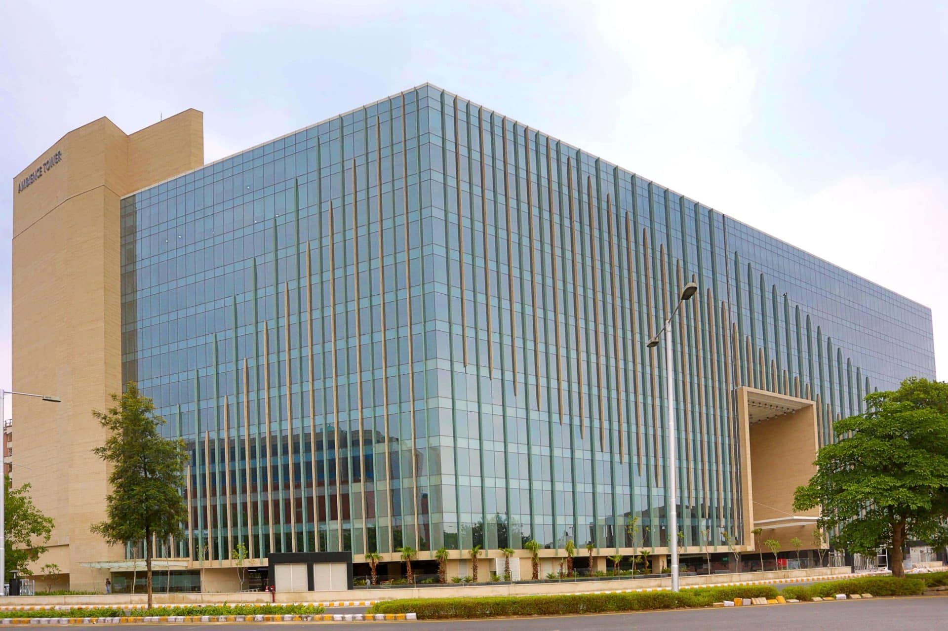 “Gurugram’s Glass Towers Are Rising Again — And Corporates Are Signing Faster Than Ever”